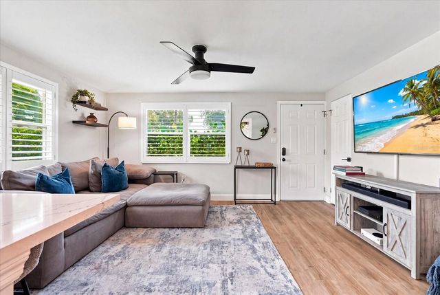 2449 WOOD STREET, Sarasota, FL 34237
