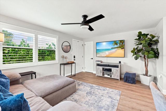 2449 WOOD STREET, Sarasota, FL 34237