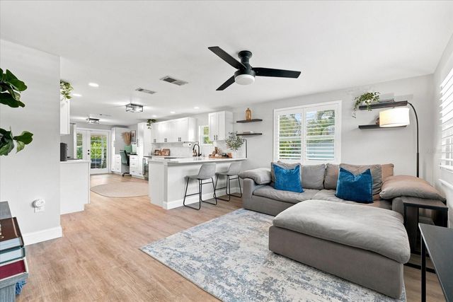 2449 WOOD STREET, Sarasota, FL 34237