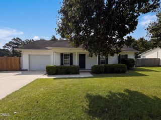 444 Northwoods Drive, Raeford, NC 28376