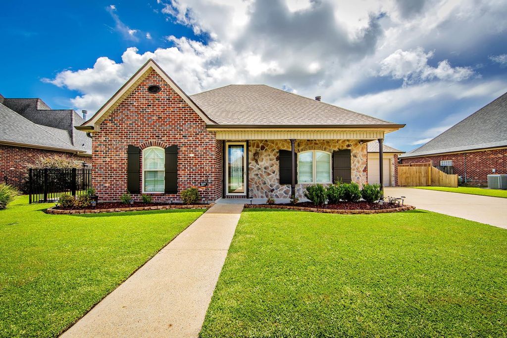 257 Inglewood Way, Houma, LA 70360