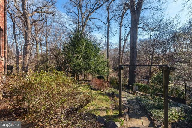 8101 PARK CREST DR, Silver Spring, MD 20910