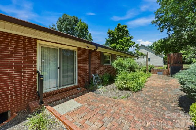 404 E Lyerly Street, Salisbury, NC 28146