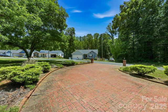 404 E Lyerly Street, Salisbury, NC 28146