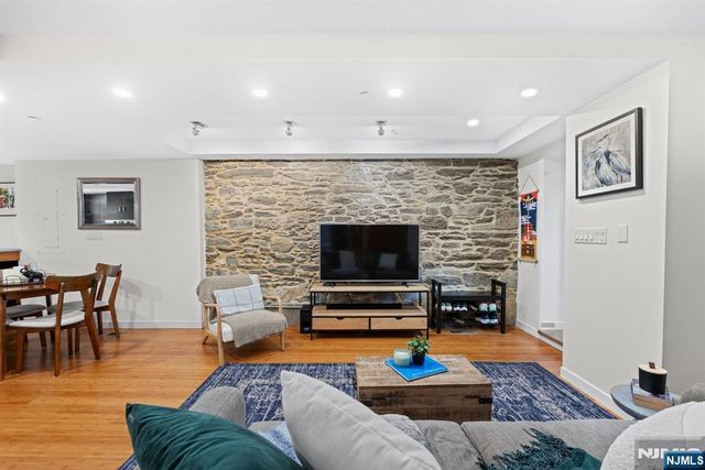 565 Jersey Avenue 1, Jersey City, NJ 07302