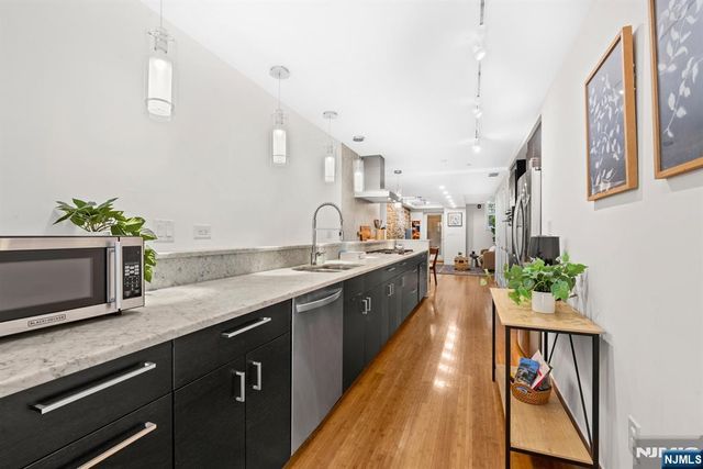 565 Jersey Avenue 1, Jersey City, NJ 07302