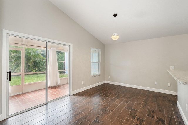 513 Oak Mont Place, Melbourne, FL 32940