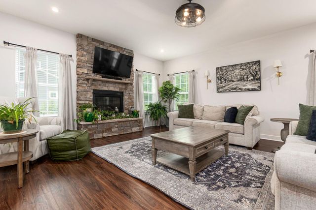 8262 Arbor Lane, Blacklick, OH 43004