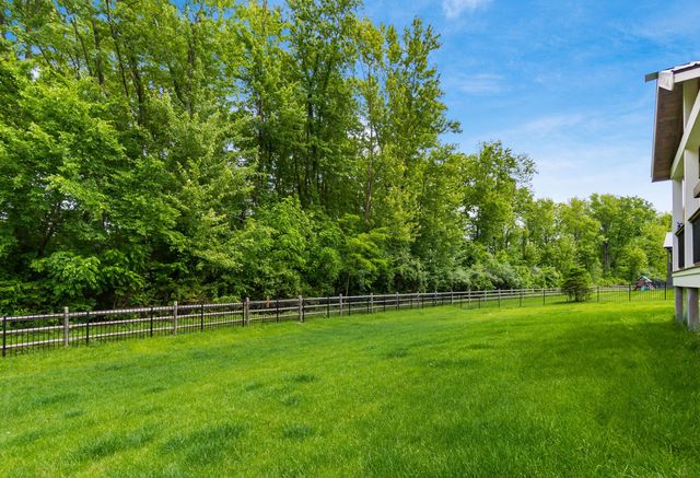 8262 Arbor Lane, Blacklick, OH 43004