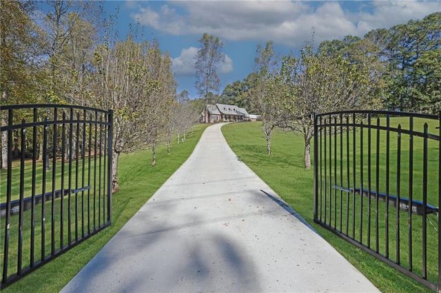 2325 Mountain Road, Alpharetta, GA 30004