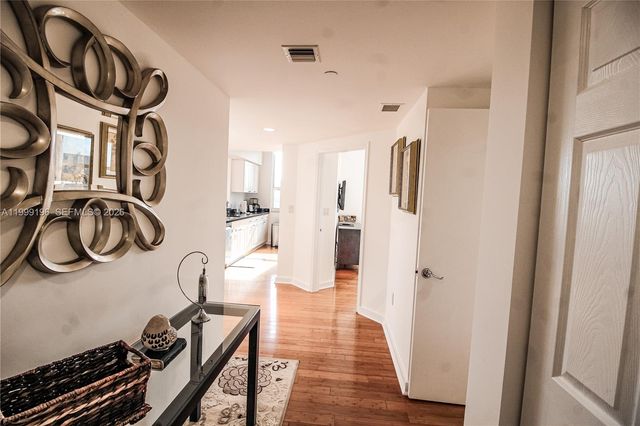 19501 W Country Club Dr 1014, Aventura, FL 33180