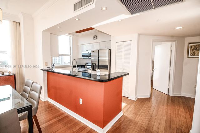 19501 W Country Club Dr 1014, Aventura, FL 33180