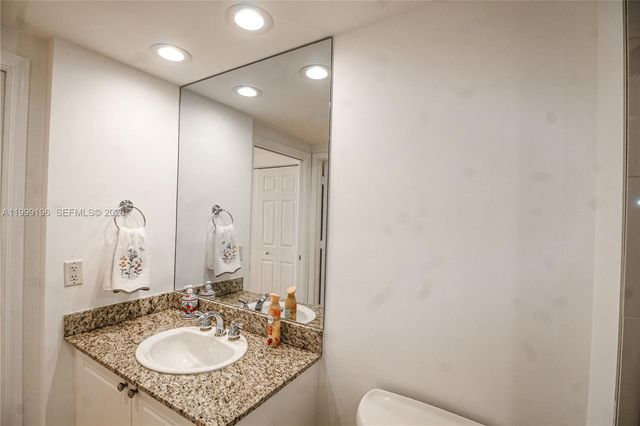 19501 W Country Club Dr 1014, Aventura, FL 33180