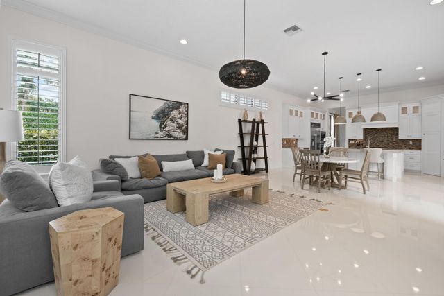 145 Gardenia Isles Drive, Palm Beach Gardens, FL 33418