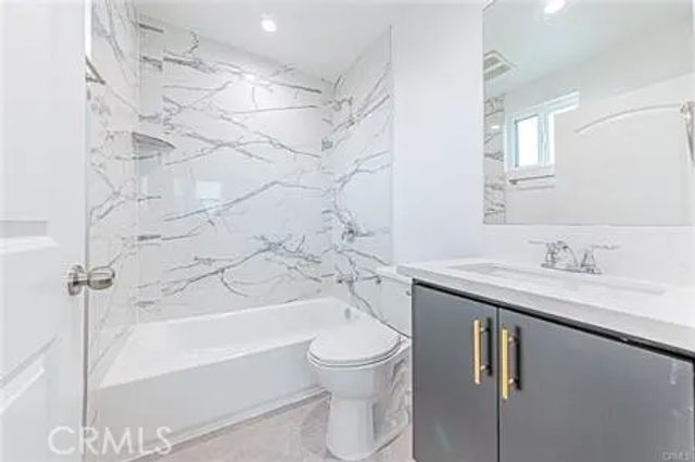10424 Graham Avenue, Los Angeles, CA 90002