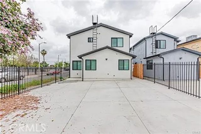 10424 Graham Avenue, Los Angeles, CA 90002