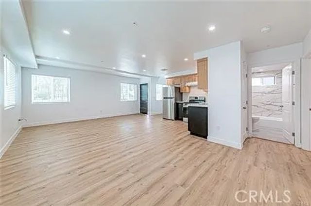 10424 Graham Avenue, Los Angeles, CA 90002