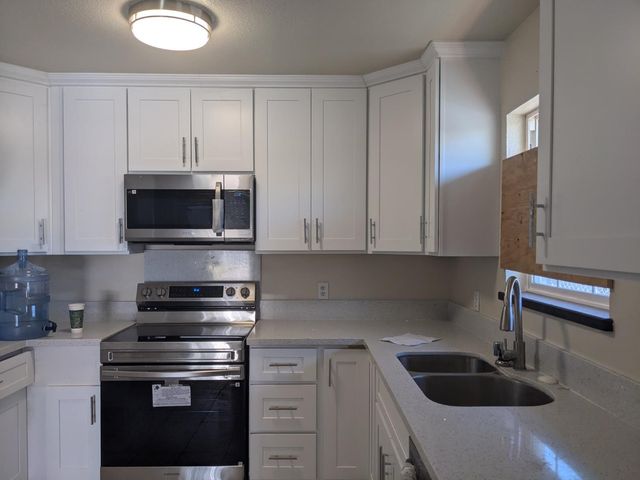 5738 WILKINSON St, Sacramento, CA 95824
