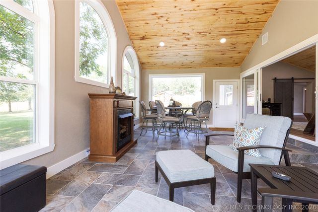 24590 S 600 Road, Grove, OK 74344