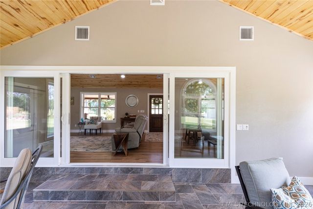 24590 S 600 Road, Grove, OK 74344