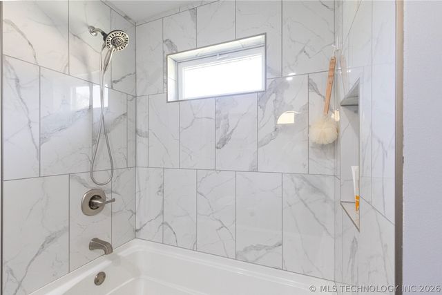 24590 S 600 Road, Grove, OK 74344