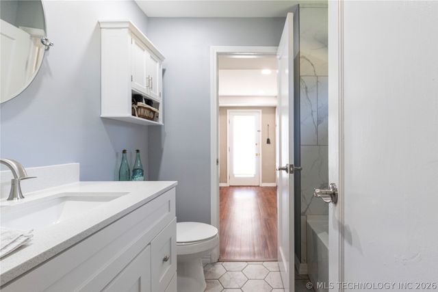 24590 S 600 Road, Grove, OK 74344