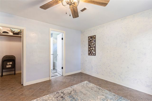 24590 S 600 Road, Grove, OK 74344