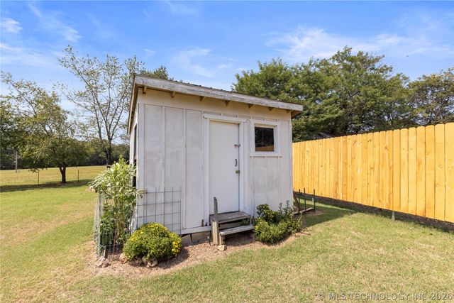 24590 S 600 Road, Grove, OK 74344