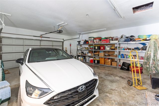 24590 S 600 Road, Grove, OK 74344