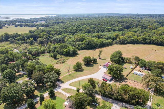 24590 S 600 Road, Grove, OK 74344