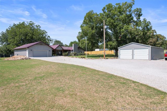 24590 S 600 Road, Grove, OK 74344