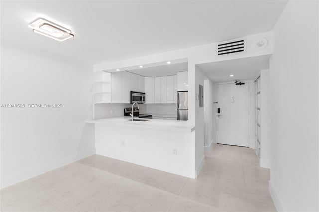 345 Ocean Dr 924, Miami Beach, FL 33139
