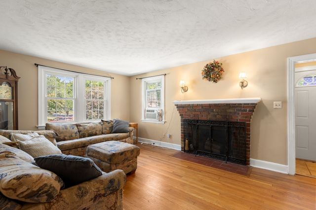 8 Cardinal, Worcester, MA 01602