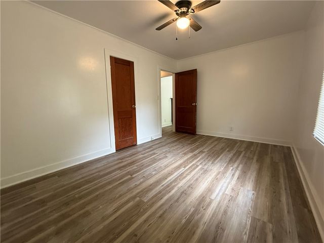 500 W Center Avenue, Springdale, AR 72764