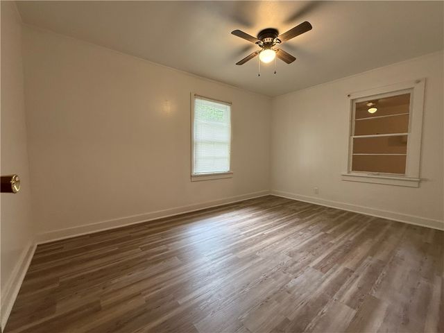 500 W Center Avenue, Springdale, AR 72764