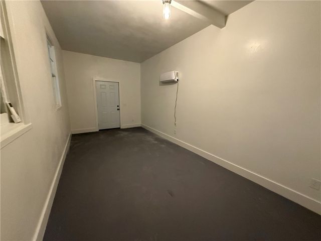 500 W Center Avenue, Springdale, AR 72764
