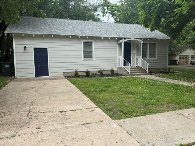 500 W Center Avenue, Springdale, AR 72764