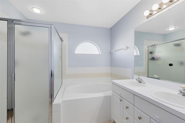 137 COUNTRY LAKES CIRCLE, Groveland, FL 34736