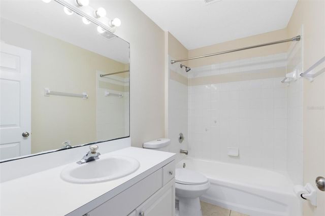 137 COUNTRY LAKES CIRCLE, Groveland, FL 34736