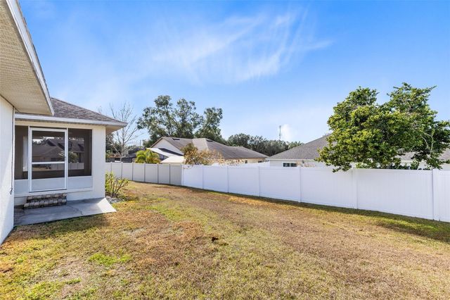 137 COUNTRY LAKES CIRCLE, Groveland, FL 34736