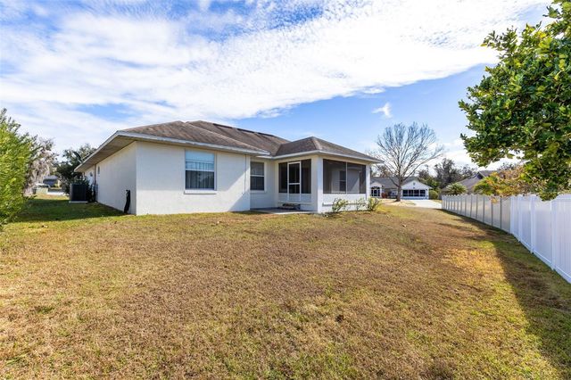 137 COUNTRY LAKES CIRCLE, Groveland, FL 34736