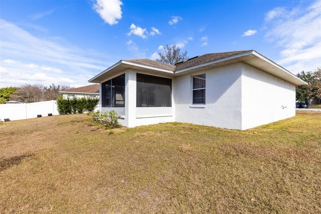 137 COUNTRY LAKES CIRCLE, Groveland, FL 34736