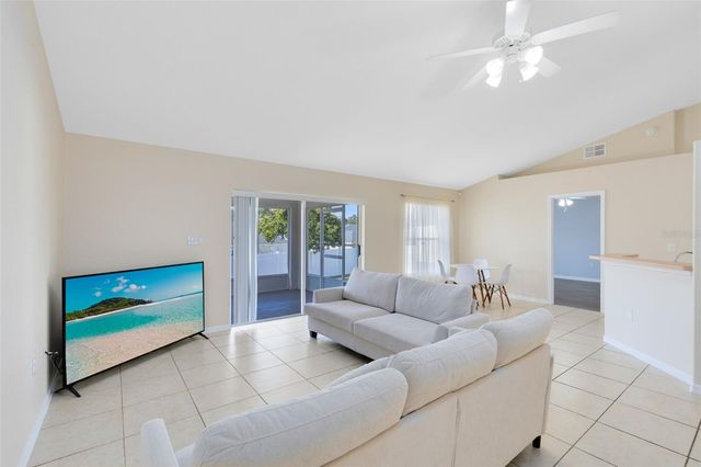 137 COUNTRY LAKES CIRCLE, Groveland, FL 34736