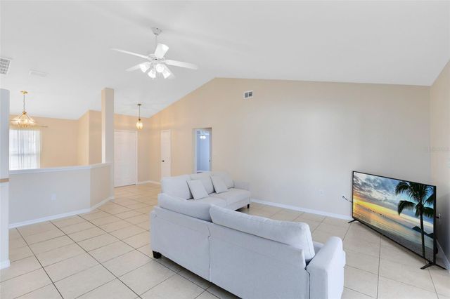 137 COUNTRY LAKES CIRCLE, Groveland, FL 34736