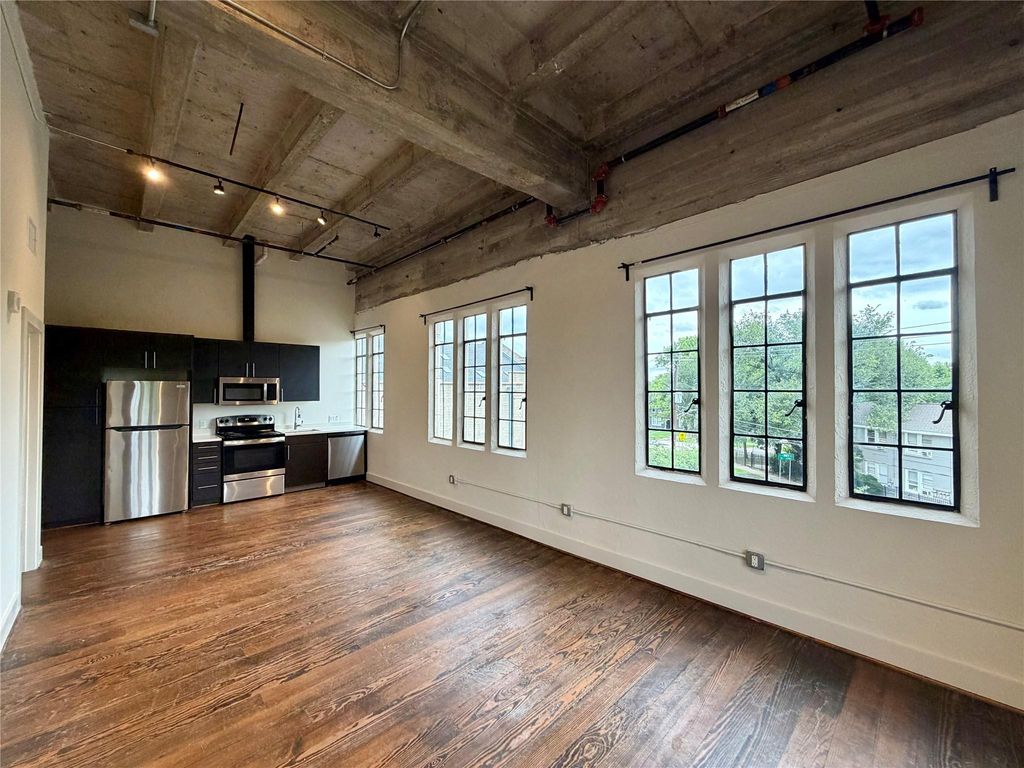 4411 Dallas Street 14, Houston, TX 77023