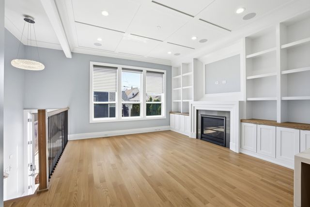 3721 W Wabansia Avenue, Chicago, IL 60647