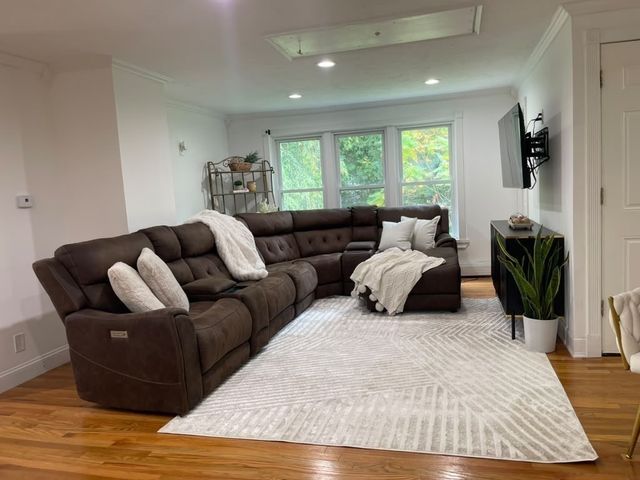 84 City Depot Rd, Charlton, MA 01507