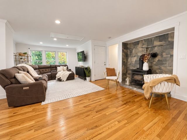 84 City Depot Rd, Charlton, MA 01507