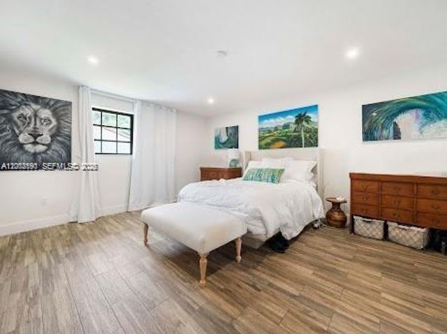 11350 SW 30th St, Miami, FL 33165