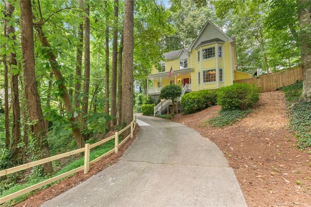 11690 Highland Colony Drive, Roswell, GA 30075